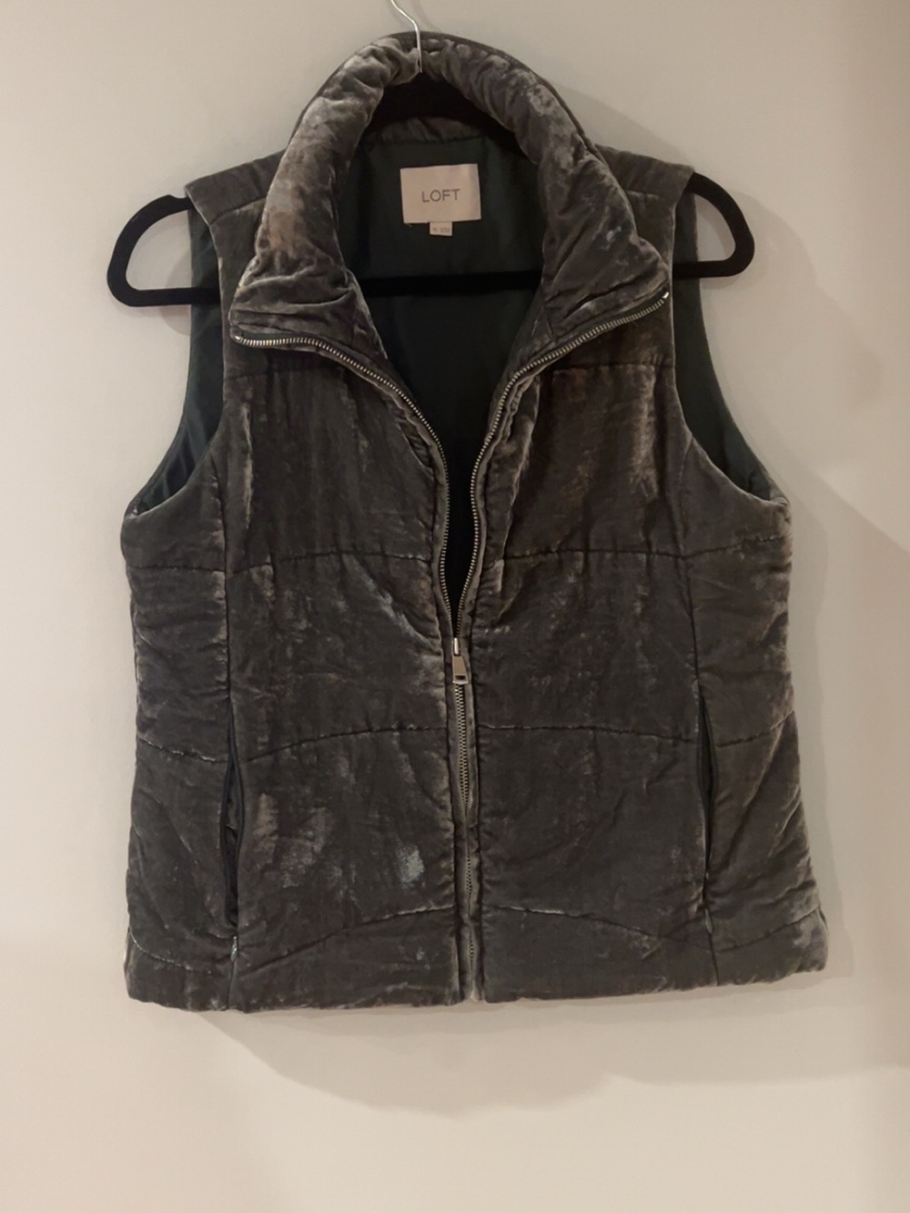 LOFT Sage Green Velvet Quilted Puffer Vest — XS
